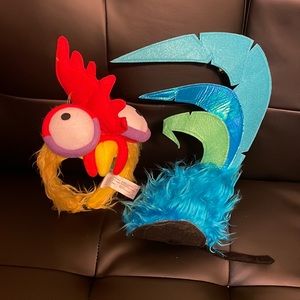 Hei Hei band and tail and hair clips included as a bonus!